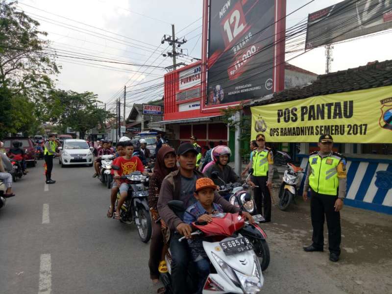 Kapolres Bojonegoro Turun Langsung ke Lapangan Pantau Arus Lalu Lintas