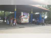 H+3 Lebaran, Penumpang Bus di Terminal Rajekwesi Membeludak