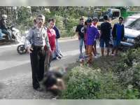 Ambil Haluan Terlalu ke Kanan, Suzuki Smash Ditabrak Kijang, Pengendara Motor Luka Berat