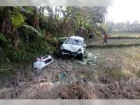 Diduga Pengemudi Mengantuk, Mobil Toyota Agya Terperosok dan Jatuh dari Tebing