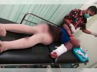 Terobos Lampu Merah, Pengendara Motor Dihantam Mobil Avanza