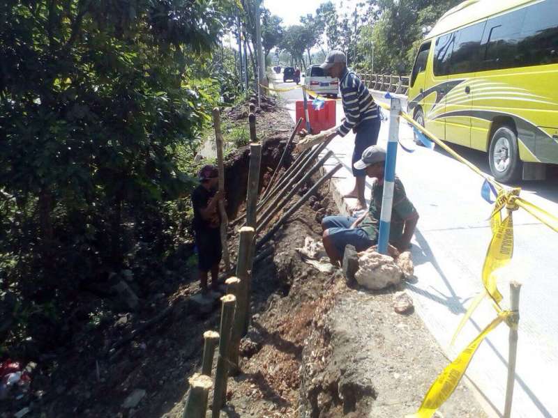 Bahu Jalan Provinsi Blora-Kunduran di Pudak Ngawen Ambrol