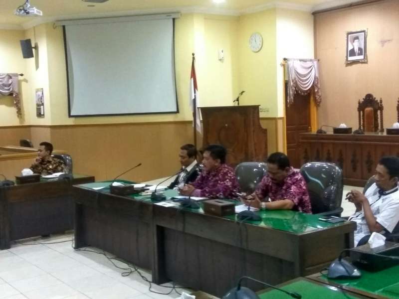 Usai Libur Lebaran, Hanya 4 Anggota Komisi B Hadiri Sidang