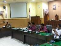 Usai Libur Lebaran, Hanya 4 Anggota Komisi B Hadiri Sidang