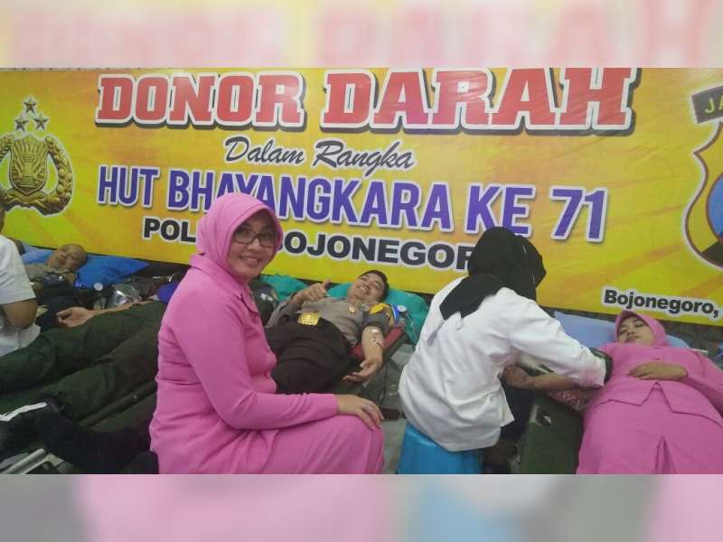 Peringati HUT Bhayangkara Ke-71, Polres Bojonegoro Gelar Donor Darah