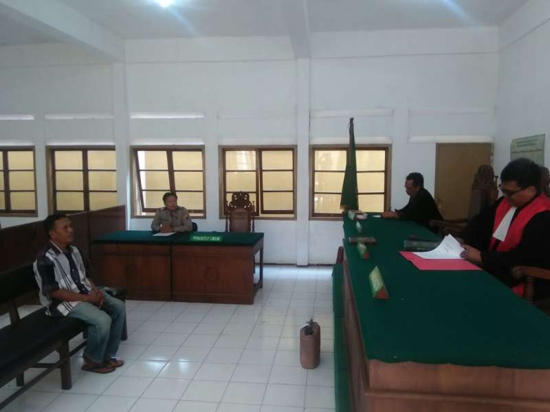 Seorang Warga Kanor Penjual Miras Tanpa Ijin, Jalani Sidang Tipiring di PN Bojonegoro