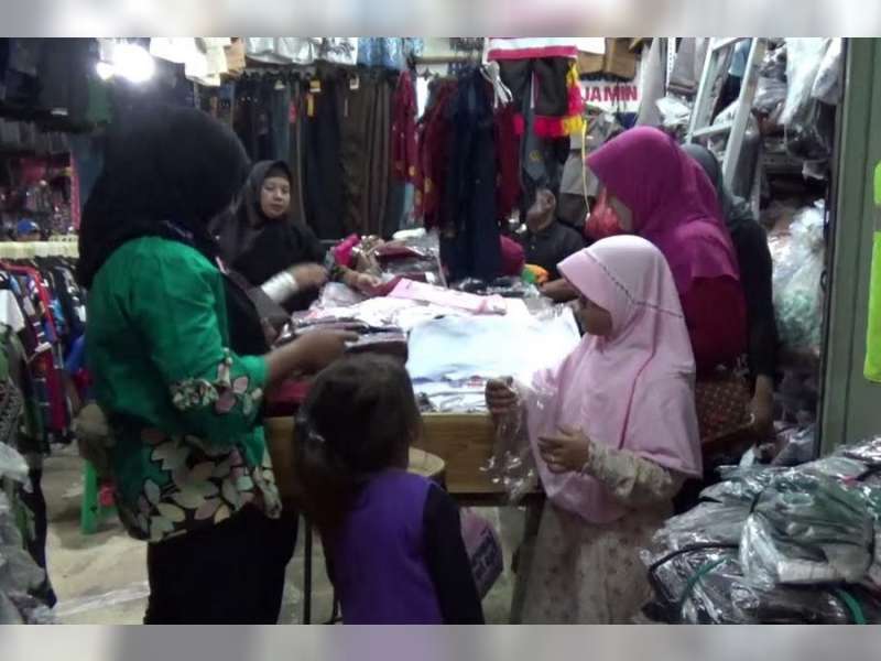 Omzet Penjualan Seragam Sekolah Meningkat 50 Persen