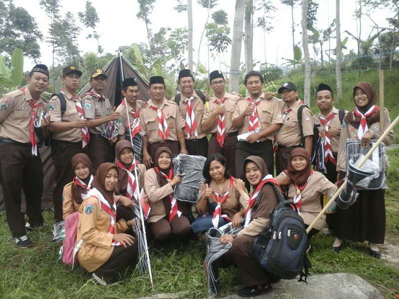 Kolosal&nbsp; Pramuka Bojonegoro di Mapolda Jatim Wujud Polri Bermitra Pada Masyarakat  &nbsp;