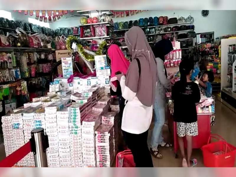 Memasuki Tahun Ajaran Baru, Penjualan Alat Tulis Meningkat Seratus Persen