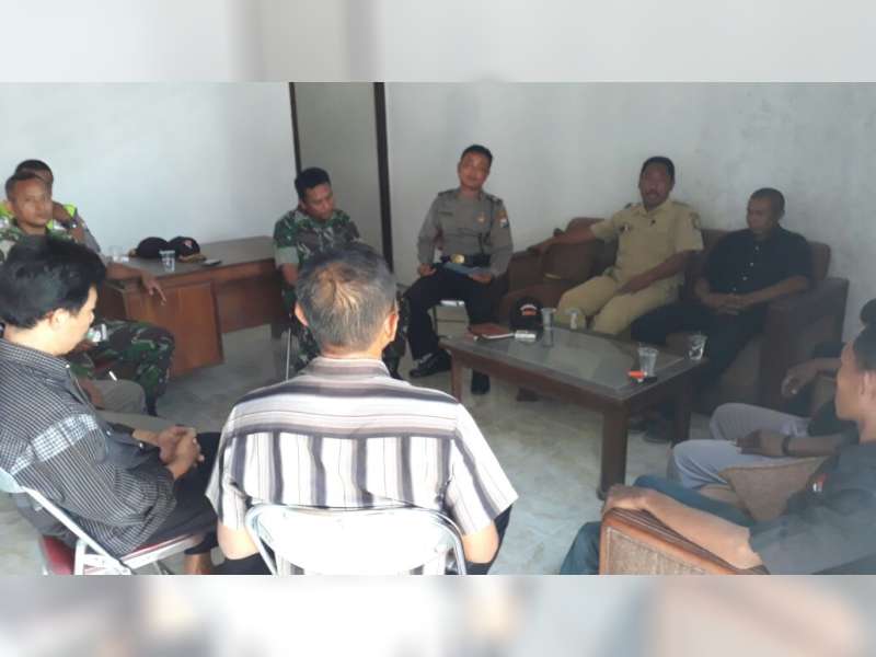 Diprotes Warga Karena Buang Kotoran Ayam di Sungai, Polsek Sugihwaras Lakukan Mediasi