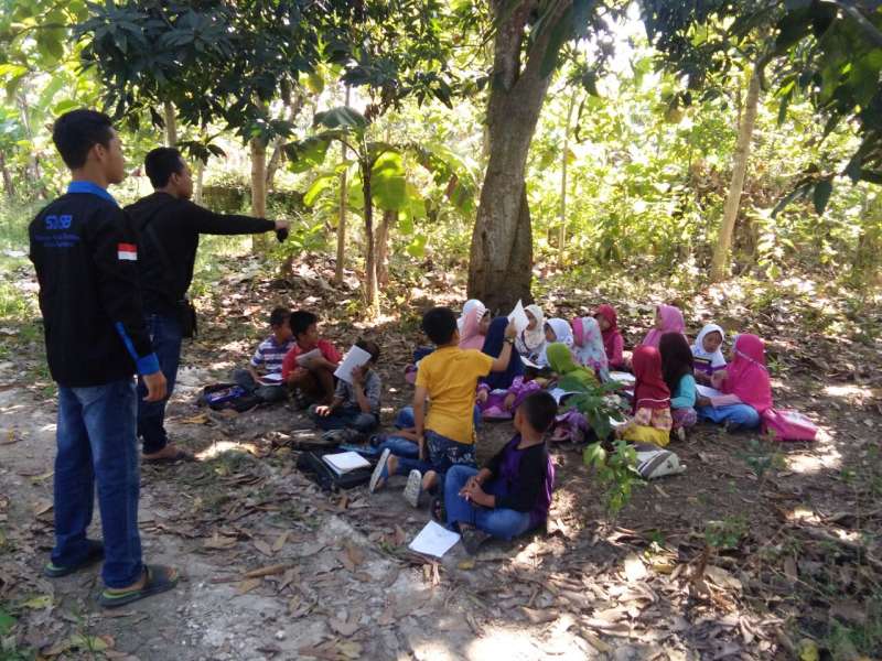 Mengisi Kosong Liburan dengan Sekolah Alam