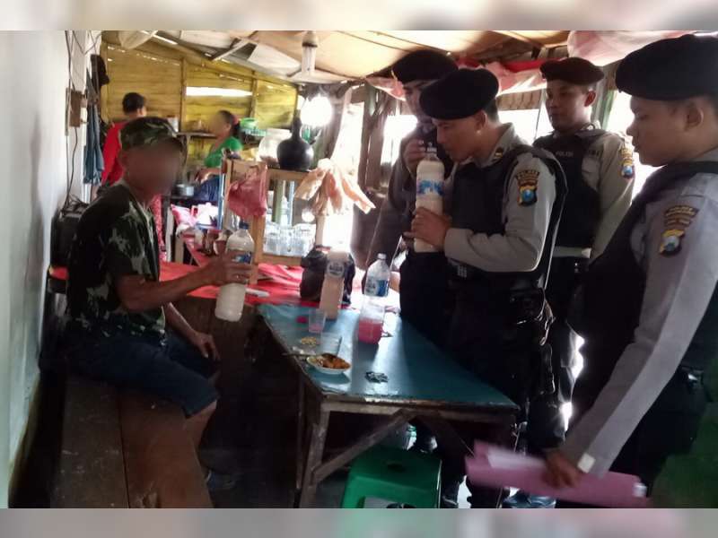 Cegah Peredaran Miras, Sat Sabhara Polres Bojonegoro Kembali Lakukan Razia Miras