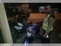 Vixion Tubruk Honda Revo di Kalitidu, 3 Orang Luka-Luka