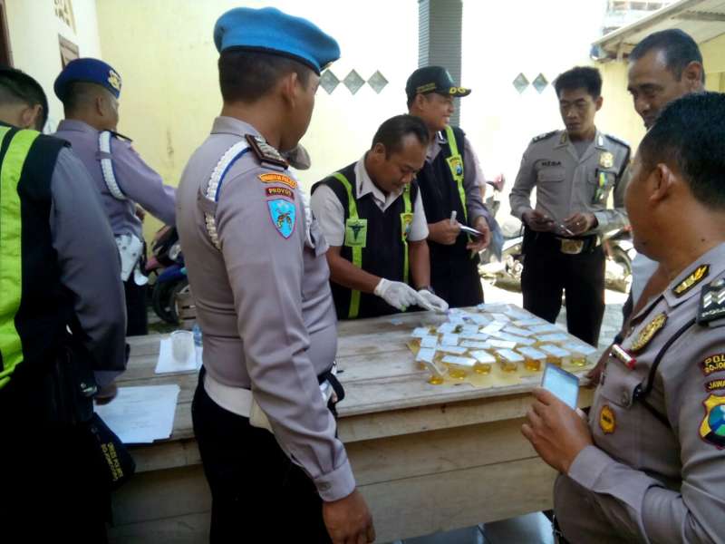 Sie Propam Polres Bojonegoro, Sidak Anggota Dengan Tes Urine