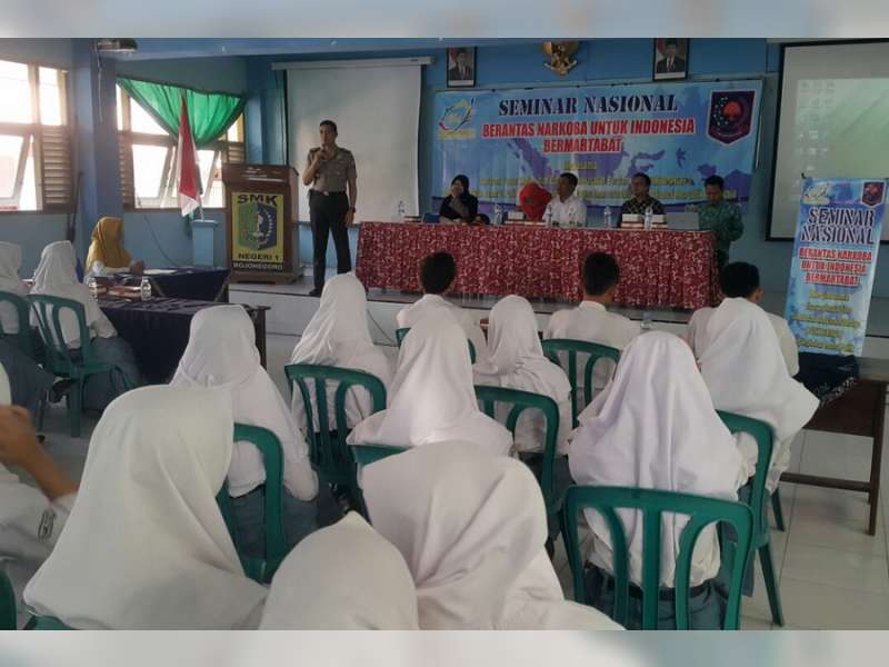 Kapolres Bojonegoro Berikan Binluh Narkoba Kepada Siswa SMK