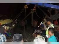 Truk Terperosok di Bengawan Solo, Akhirnya Berhasil Dievakuasi