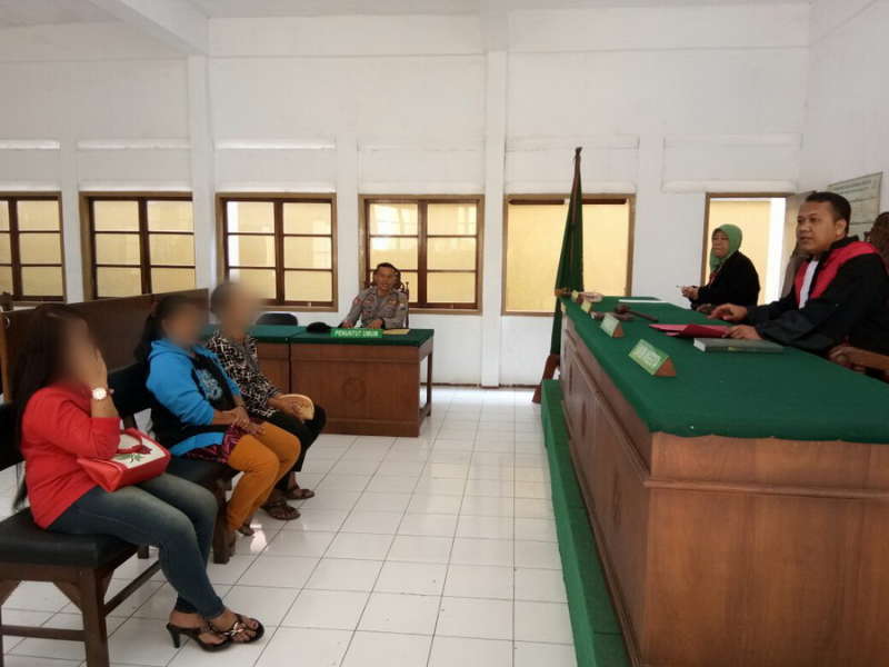 Tiga Orang Penjual Miras Jalani Sidang Tipiring di PN Bojonegoro