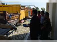 Petugas Gabungan Amankan Dua Tersangka Dan Sita Ratusan Batang Kayu Jati Ilegal