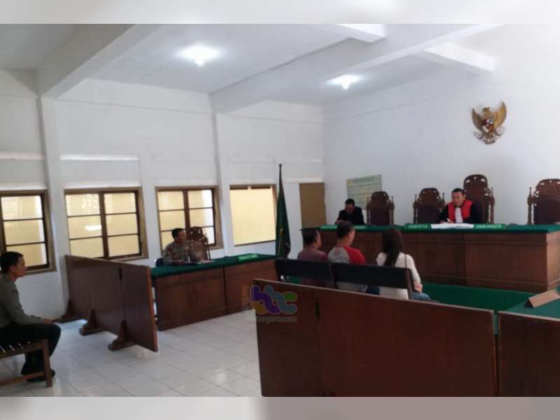 Sidang Tipiring di PN Bojonegoro, 3 Orang Terdakwa Penjual Miras Tanpa Ijin Divonis Denda