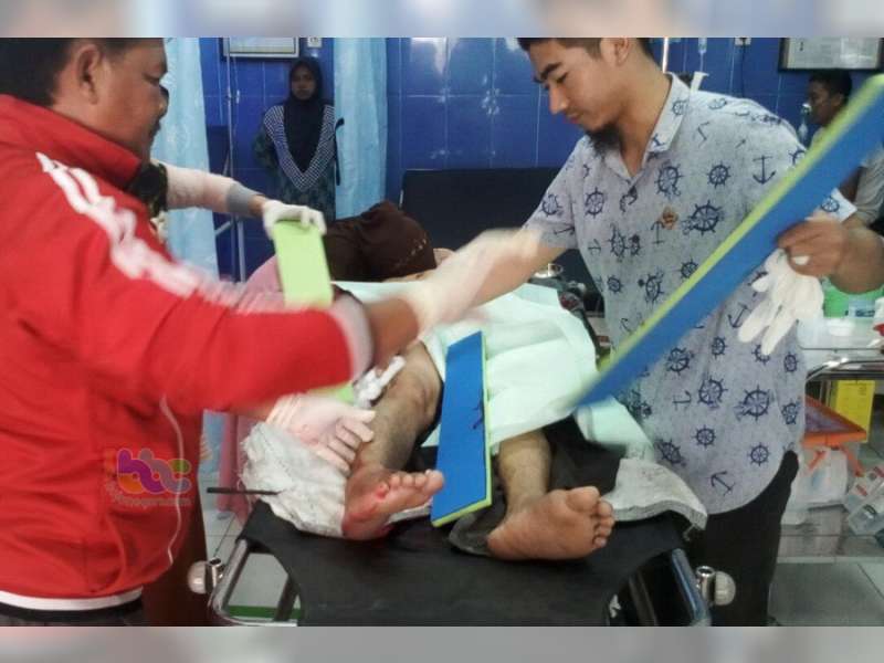 Diduga Pengendara Mengantuk, Supra X Ditabrak MPU, Pengendara Motor Luka Berat