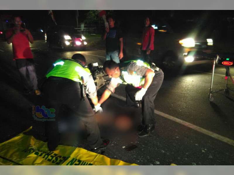Ambil Lajur Kanan, Honda Vario Tabrak Truk Trailler, Pengendara Vario Meninggal Dunia