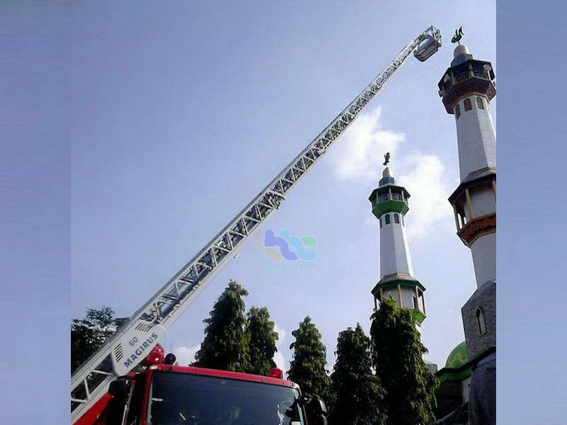 Hendak Perbaiki Pengeras Suara Masjid, Marbot Masjid Pungpungan Pingsan di Atas Menara