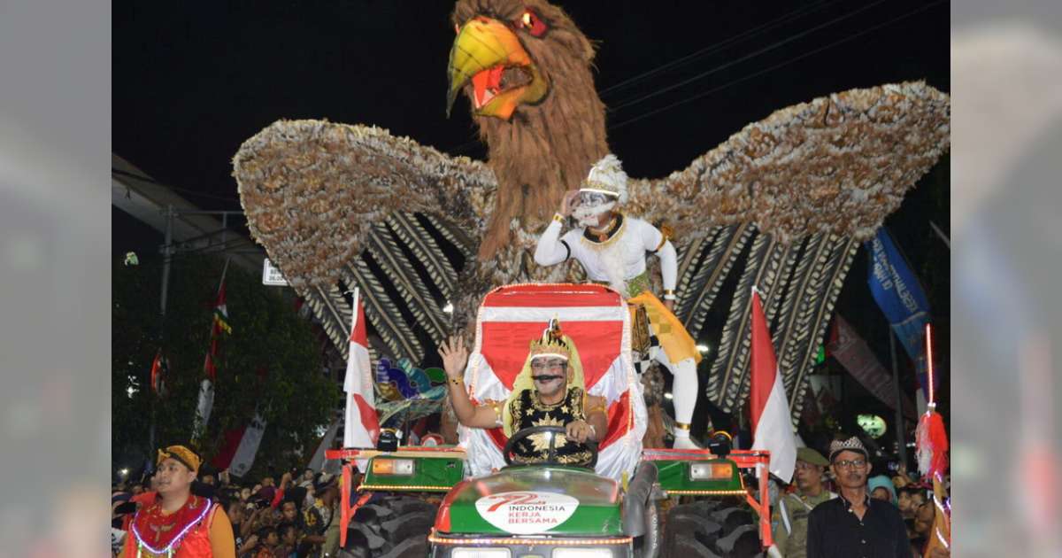 Pawai Pembangunan, Bupati Dan Wakil Bupati Blora Berkostum 