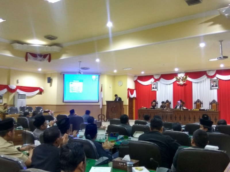 Raperda Hak Keuangan dan Administratif Pimpinan dan Anggota DPRD Disahkan