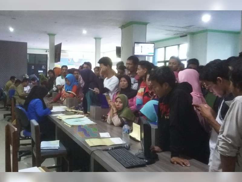 Warga Keluhkan Lambatnya Penyelesaian Legalisir Berkas di Dispendukcapil