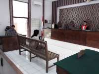 Penjual Miras Tanpa Ijin Asal Sugihwaras, Jalani Sidang Tipiring di PN Bojonegoro