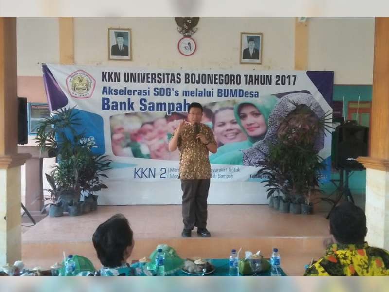 Bupati Bojonegoro Apresiasi KKN Unigoro Yang Peduli Persoalan Sampah