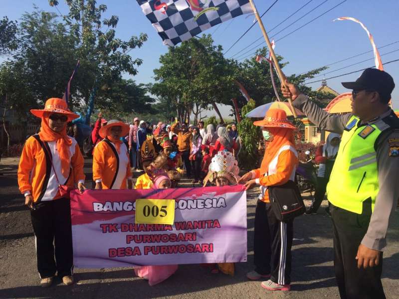 Anak-Anak TK dan PAUD Ikuti Pawai Budaya di Purwosari
