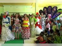 Warga Desa Mori Gelar Fashion Show Dari Bahan Daur Ulang Limbah