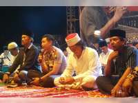 Kapolres Bojonegoro Ngaji Bareng Cak Nun dan Kyai Kanjeng di Bendung Gerak