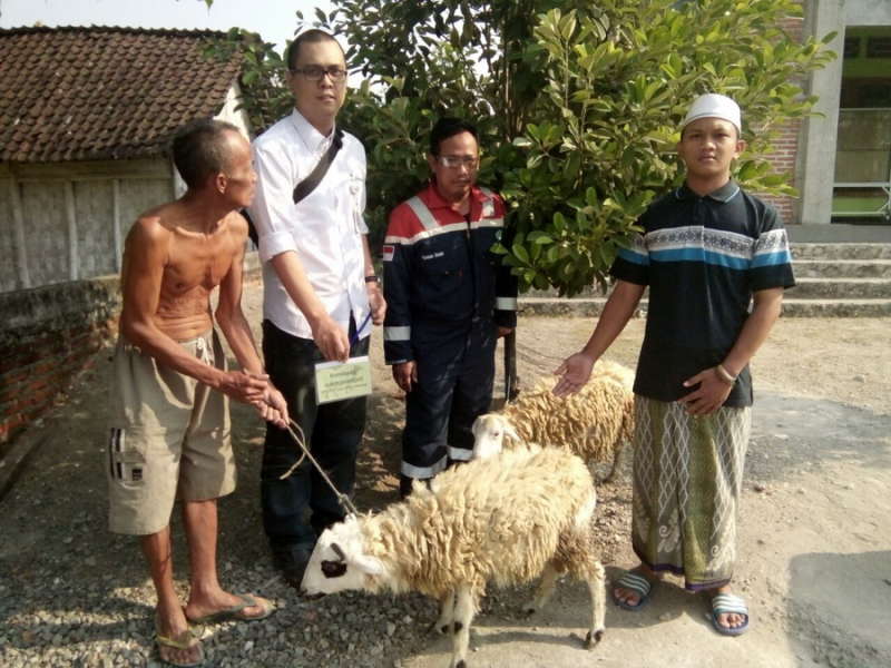 JOB PPEJ Salurkan 26 Hewan Kurban Kepada Warga
