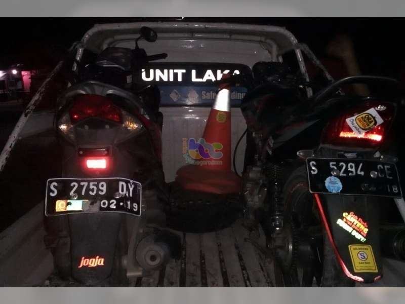 Hendak Putar Balik Vario Diseruduk Mega Pro di Dander, 3 Orang Luka-Luka