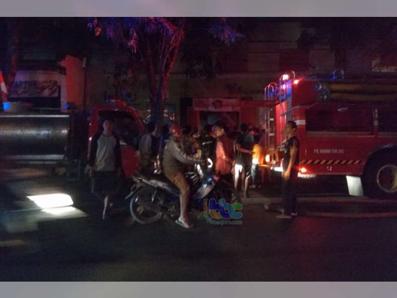 Diduga Akibat Korsleting Listrik, Cafe Cheers Terbakar
