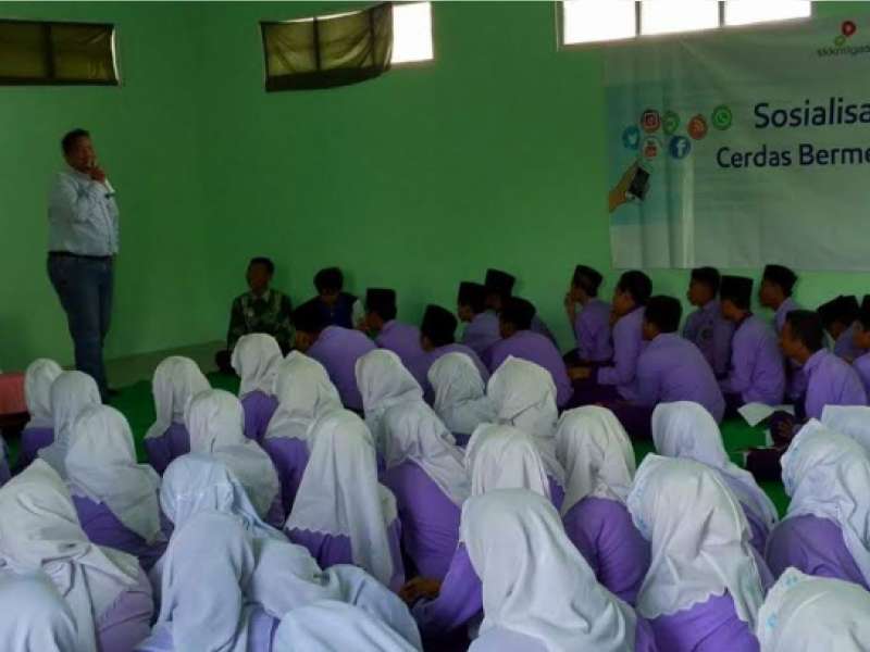 RTIK dan EMCL Sebar Semangat Perang Anti Hoax pada Pelajar MA Islahiyah Kalitidu