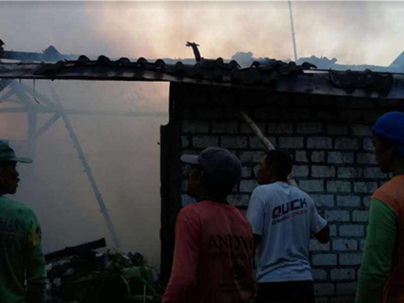 Api Tungku Ditinggal Menyala, Rumah Warga Kepohbaru Terbakar