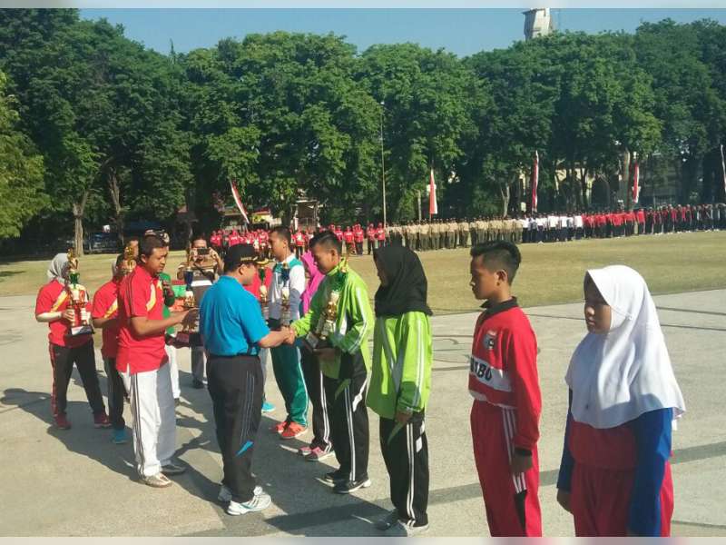 Ini Para Pemenang Lomba Gerak Jalan Peringatan HUT RI ke 72 di Bojonegoro