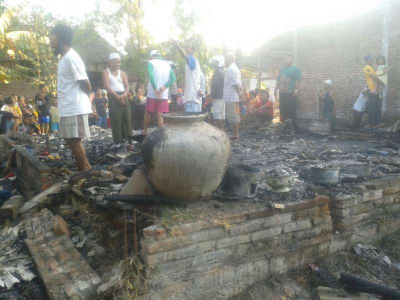 Ditinggal Cari Rumput, Rumah Warga Ngablak Ludes Terbakar