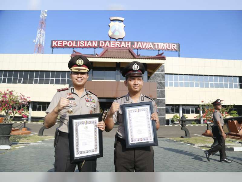 Anggota Polres Bojonegoro Terima Penghargaan Juara Kedua Polisi Teladan Polda Jatim