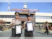 Anggota Polres Bojonegoro Terima Penghargaan Juara Kedua Polisi Teladan Polda Jatim