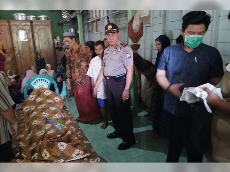 Seorang Pekerja Bangunan Meninggal Mendadak Saat Bekerja