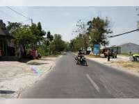 Tertimpa Atap Galvalum Yang Jatuh dari Mobil, 2 Orang Pengendara Motor Terluka