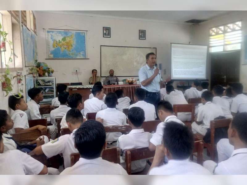 Sat Narkoba Polres Bojonegoro Berikan Penyuluhan Pada Siswa SMPN 1 Margomulyo