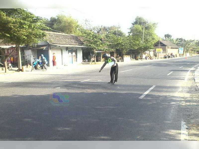 Ditabrak Motor,  Pejalan Kaki di Ngraho Alami Patah Kaki