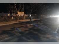 Kurang Hati-hati Saat Menyeberang, Motor Ditabrak Mobil, Pengendara Motor Luka-Luka