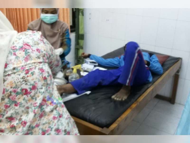 Mobil Tabrak Motor di Margomulyo, Pengendara Motor Luka-Luka