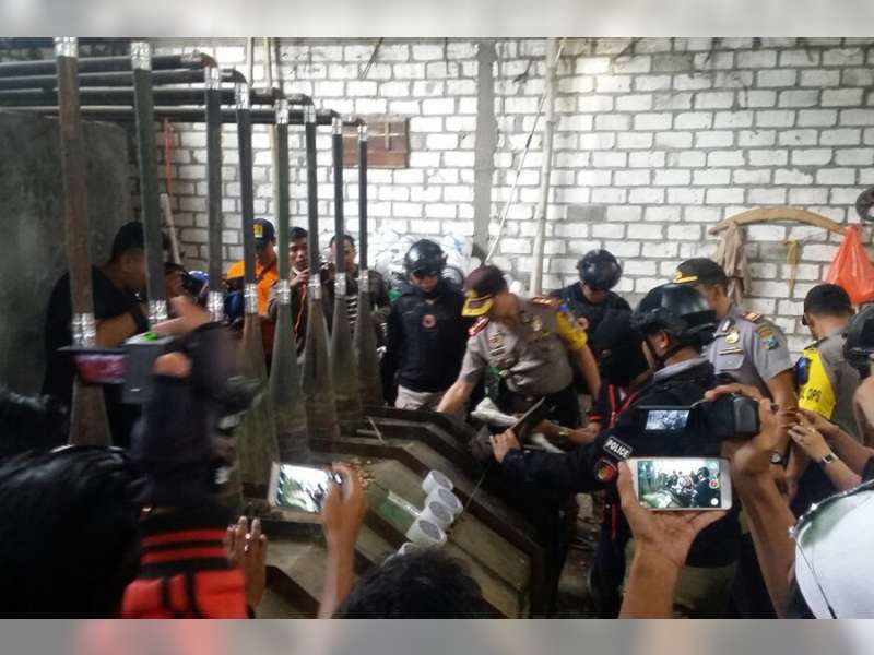 Kapolres Datangi TKP Sekaligus Rilis Ungkap Kasus Produsen Miras 66,6 Kilo Liter